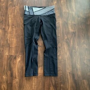 Lululemon Wunder Under Crop III *Full-On Luon Dottie Eyelet White Black Size 4